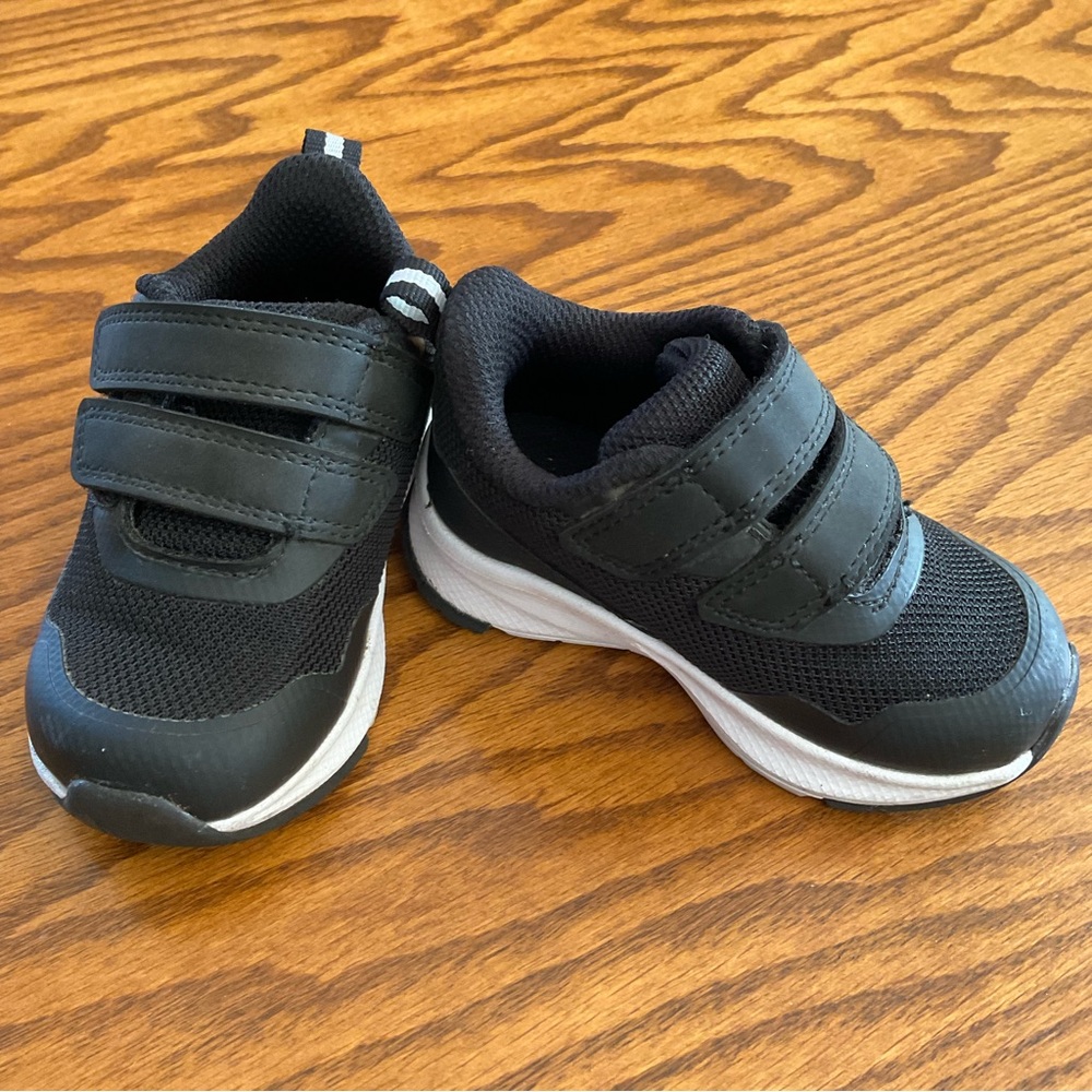 Athletic Works Toddler Sneakers Sz 4